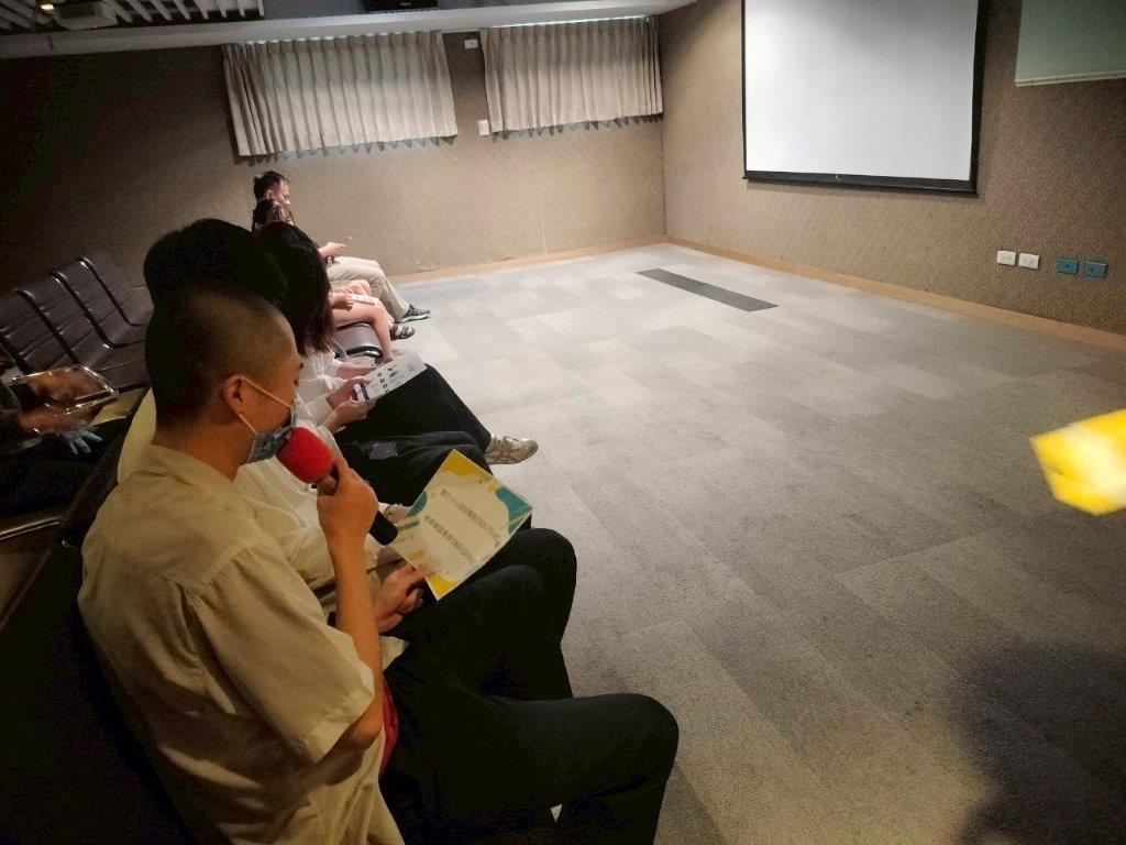 2.本署與民眾互動，宣達反毒專線