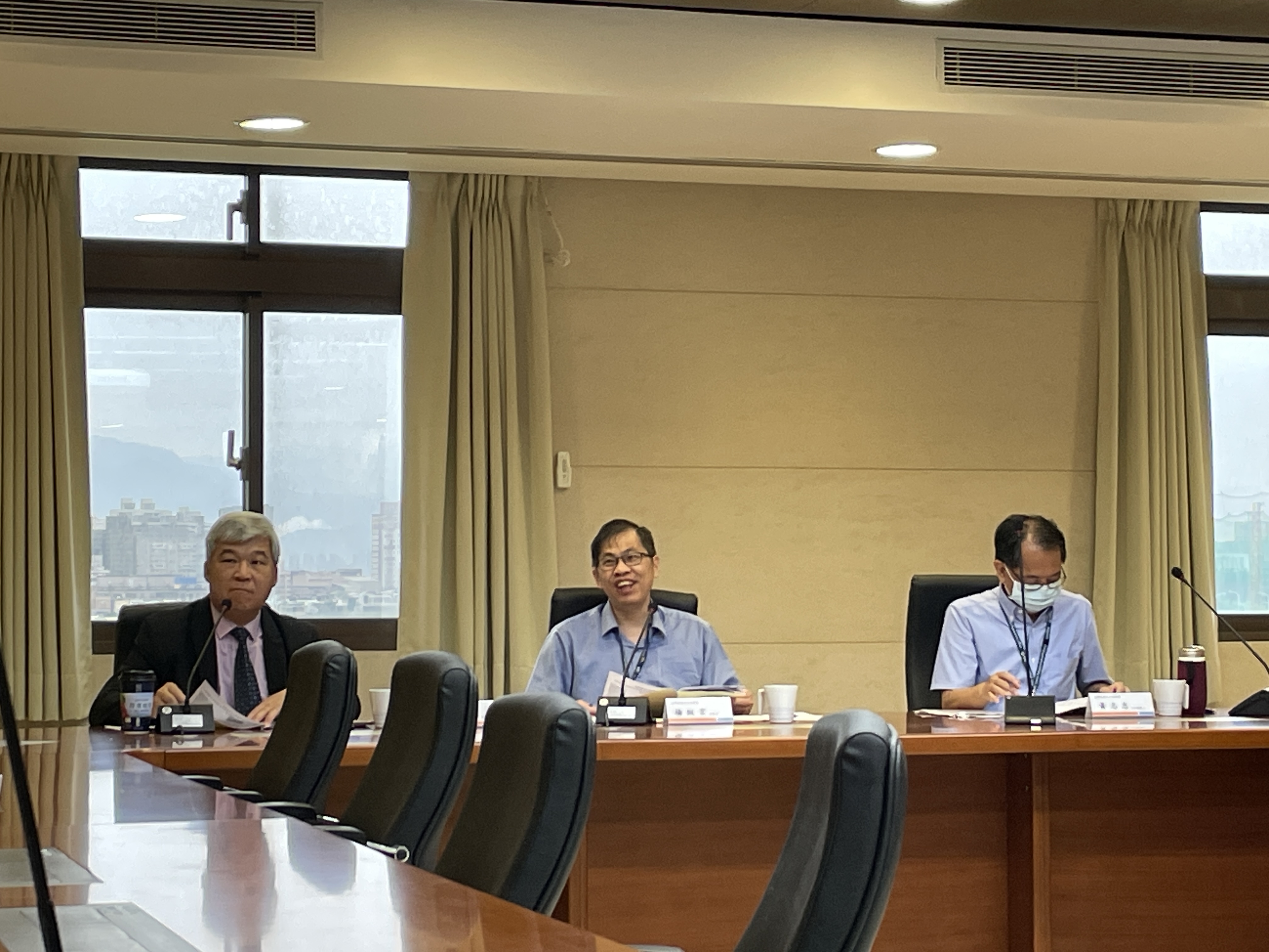臺北榮民總醫院桃園分院楊斯年副院長提供許多寶貴意見