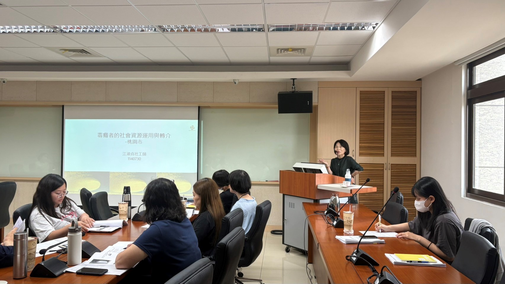 維真社會工作師事務所江淑貞社工師講授社會資源的轉介並進行實例題演練