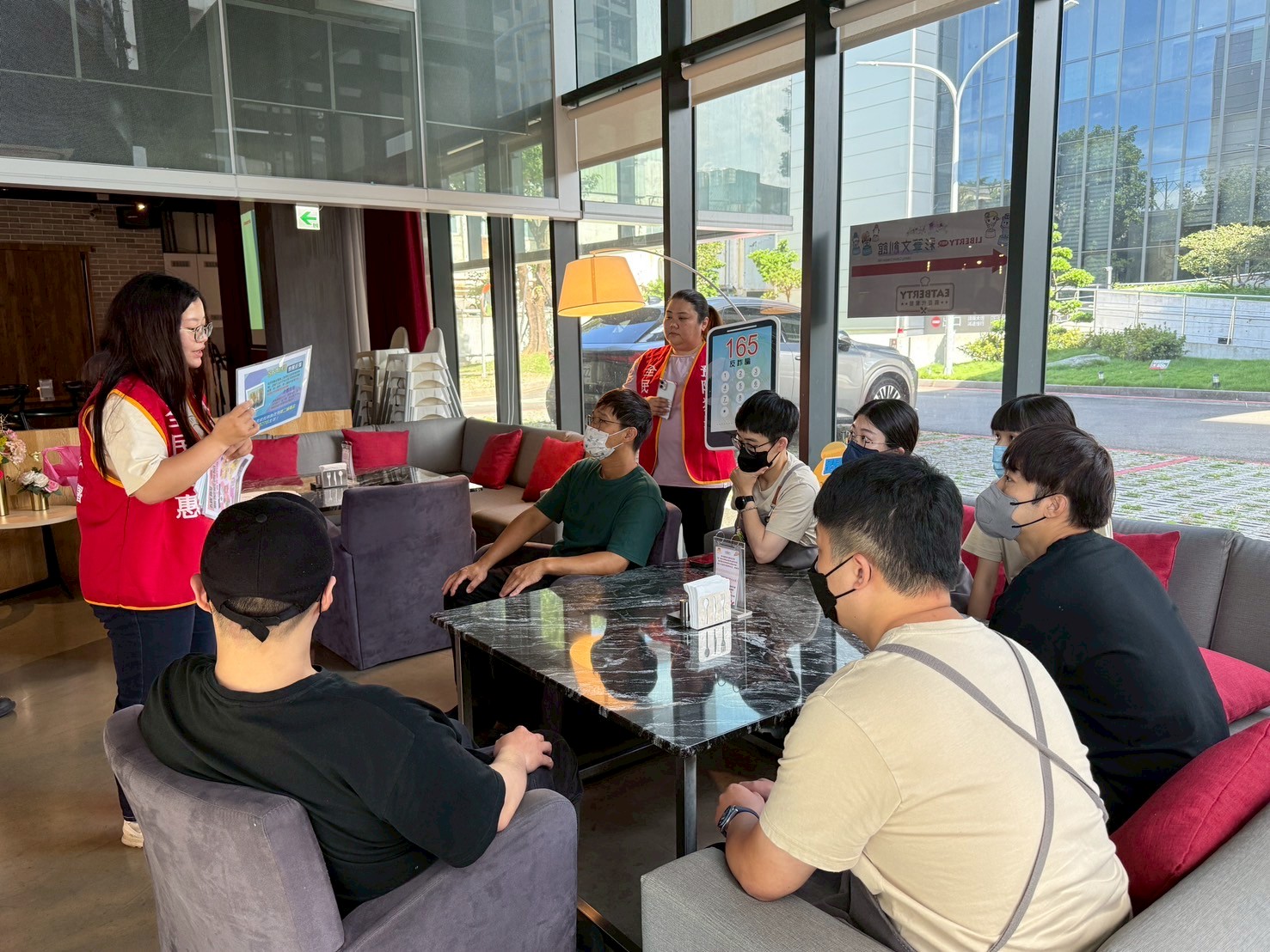 引導民眾辨識喪屍菸彈及新興毒品