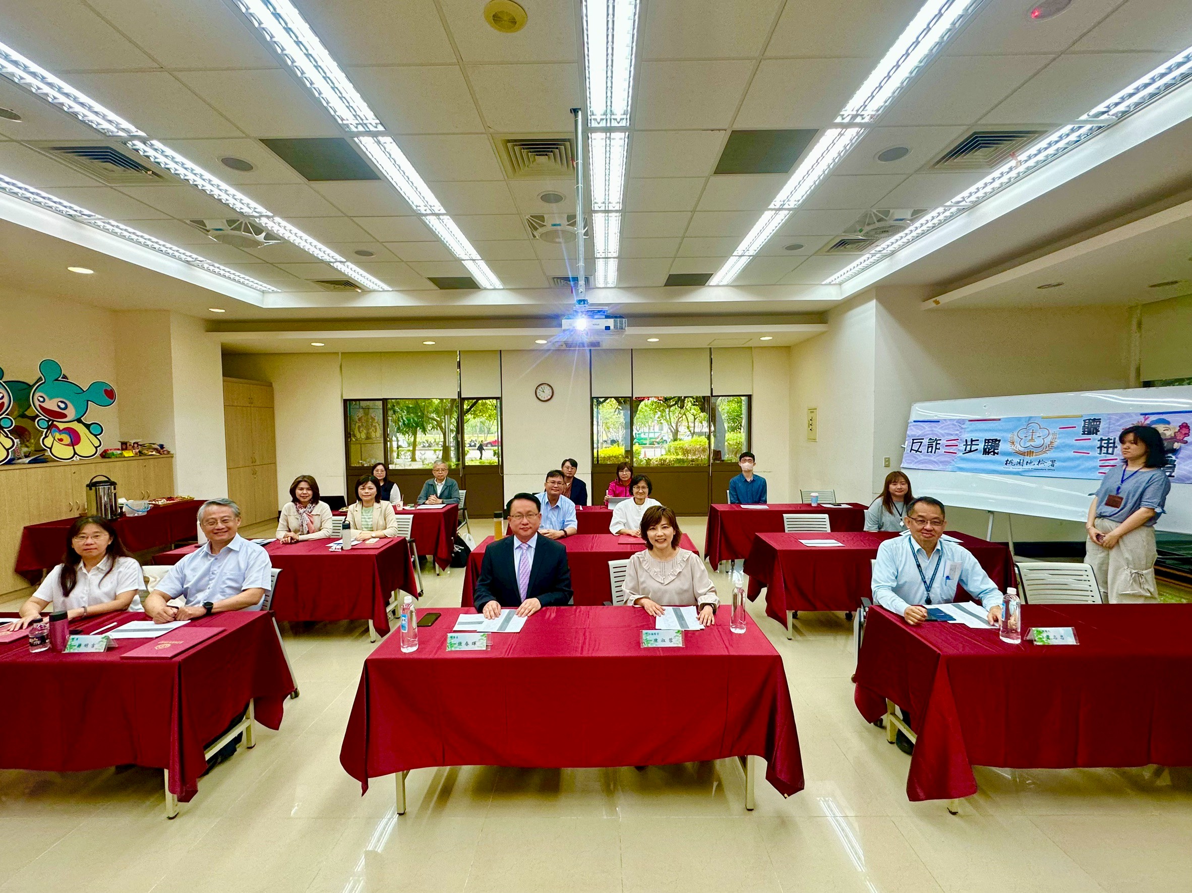 04-檢察長與促進者大合照