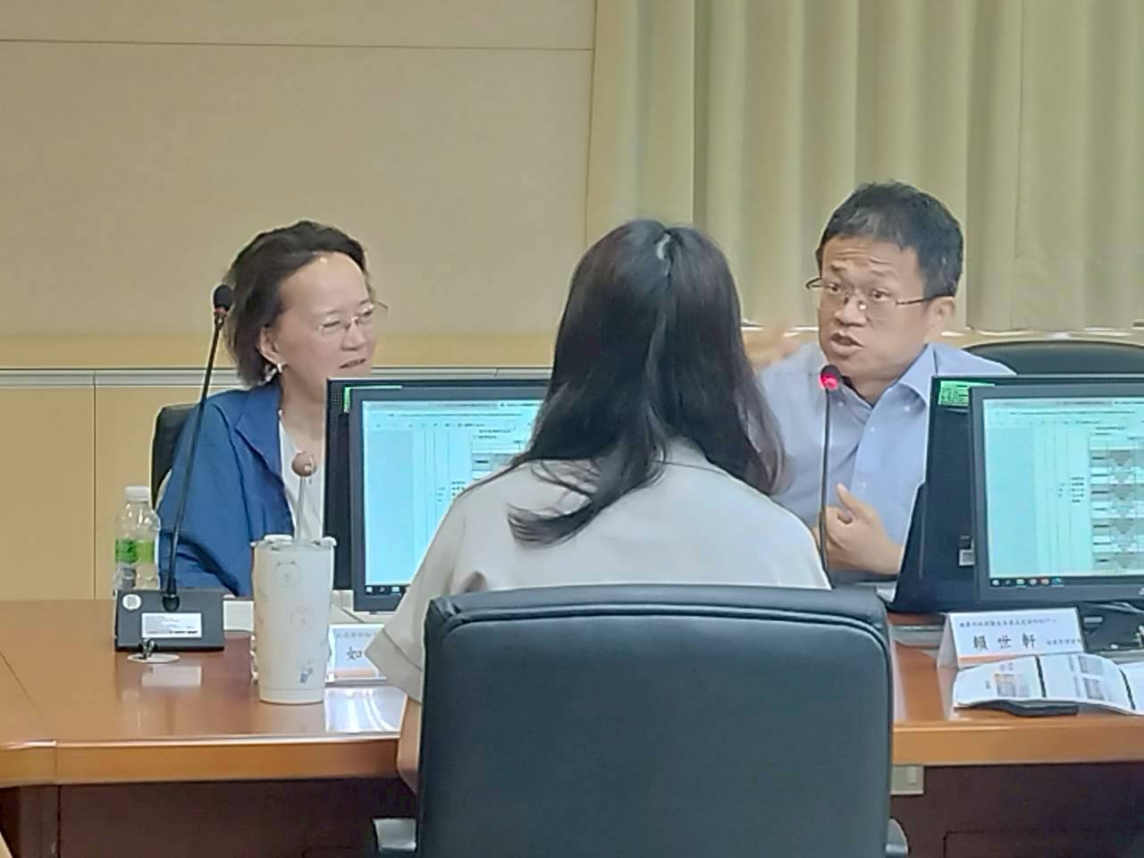 圖4、居善醫院副院長宋卓琦與衛生福利部桃園療養院吳坤鴻主任分別提出專業見解並分享實務經驗。