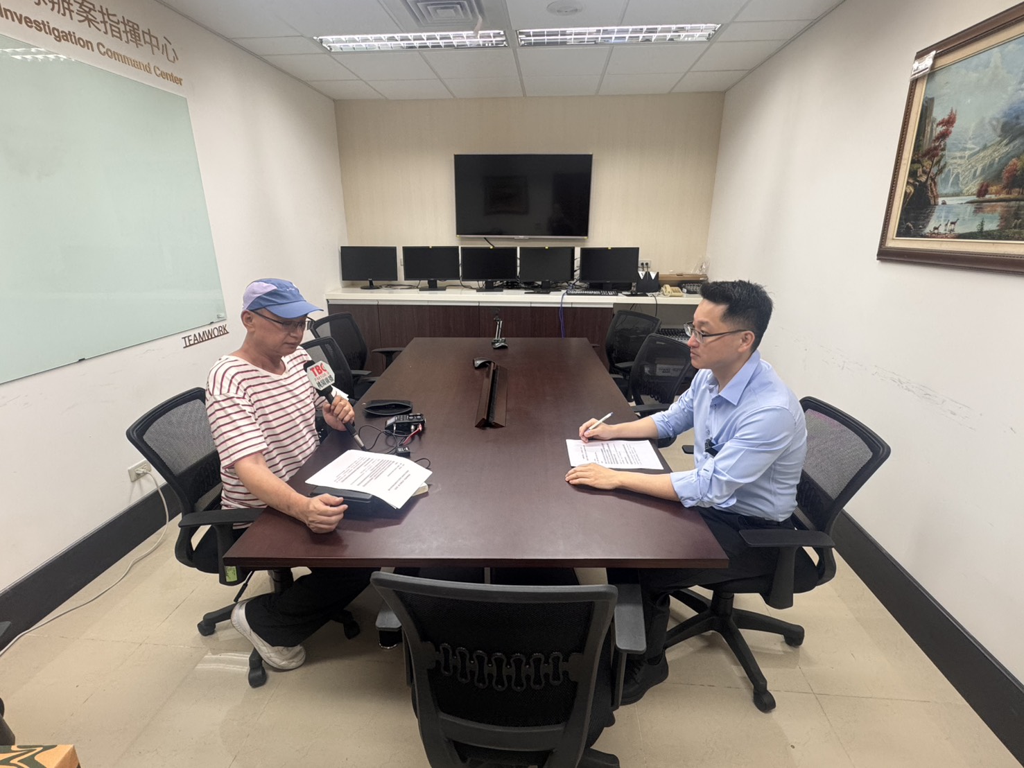 照片2(呂主任檢接受桃園廣播電台專訪)